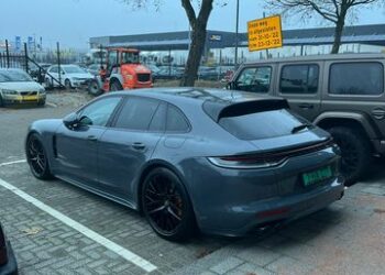 YouTuber Gio koopt nieuwe Porsche Panamera na break-up met Jade Anna!