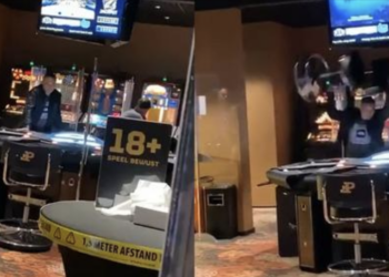 Gast draait compleet door in een casino in Almere en sloopt de boel (VIDEO)