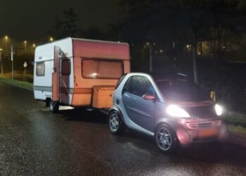 Niet zo Smart: politie plukt vakantieganger van de weg