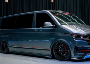 Van Porsche remmen tot Custom Audio-systeem: Deze T6 werkbus heeft het allemaal!