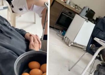 VIDEO: Humor op de werkvloer: oudere collega in de bouw zorgt ervoor dat de eieren geschrokken zijn