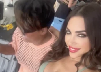 VIDEO: Yolanthe Cabau van Kasbergen laat zich lekker gaan tijdens Coachella