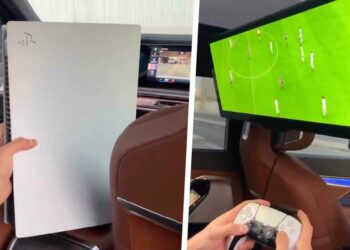 VIDEO: Man leeft ultieme droom met Playstation 5 in zijn BMW 7 Serie