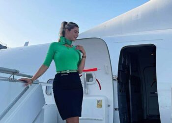 FOTO’S: Maak kennis met stewardess Chelsey die ook werkzaam is voor Hunkemöller