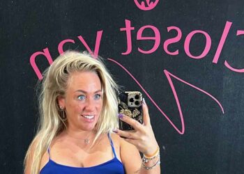 FOTO: Closet van Val (28): De blondine met curves die mode en zelfverzekerdheid combineert!