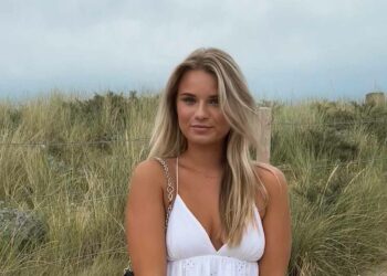 FOTO: Biba Steijn deelt adembenemende bikinifoto’s vanaf het paradijselijke Ibiza