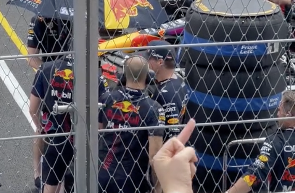 WAT: Max Verstappen zijn prestaties kosten Hamilton zo'n 17,4 miljoen