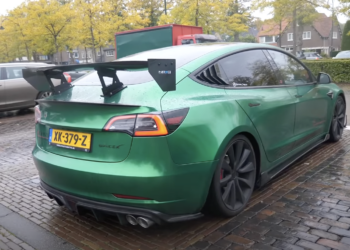 Tesla Model 3 uitlaat
