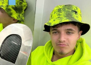 MOOIE BEELDEN: Lando Norris neemt het publiekelijk op voor Max Verstappen: ‘Kappen met dat boe-geroep’