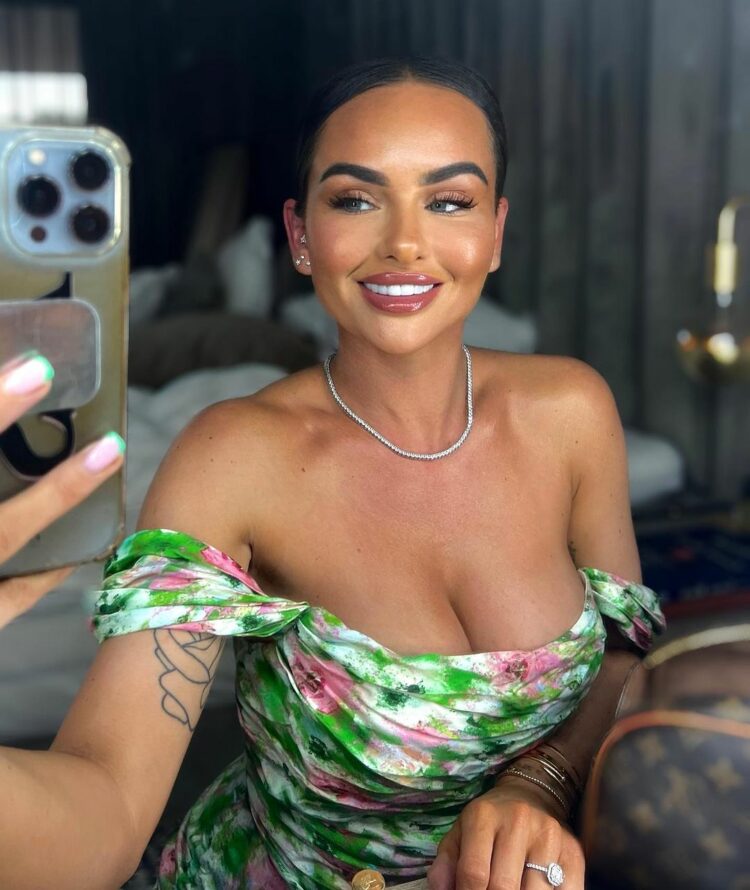 Sarah Van Soelen Deelt Foto In Bikini Op Instagram Man Man My Xxx Hot Girl