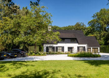 De ultieme mancave: Deze luxe villa heeft alles wat je nodig hebt als man!