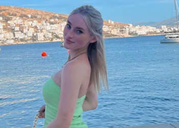 VIDEO: Lonneke van Krimpen deelt haar ochtendroutine in lingerie