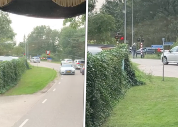 VIDEO: Auto’s steken spoorweg over met dichte slagbomen in Ermelo