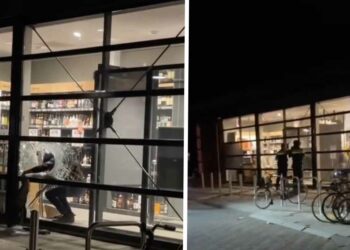 VIDEO: Inbreker maakt het zichzelf knap lastig in de Albert Heijn in Almere