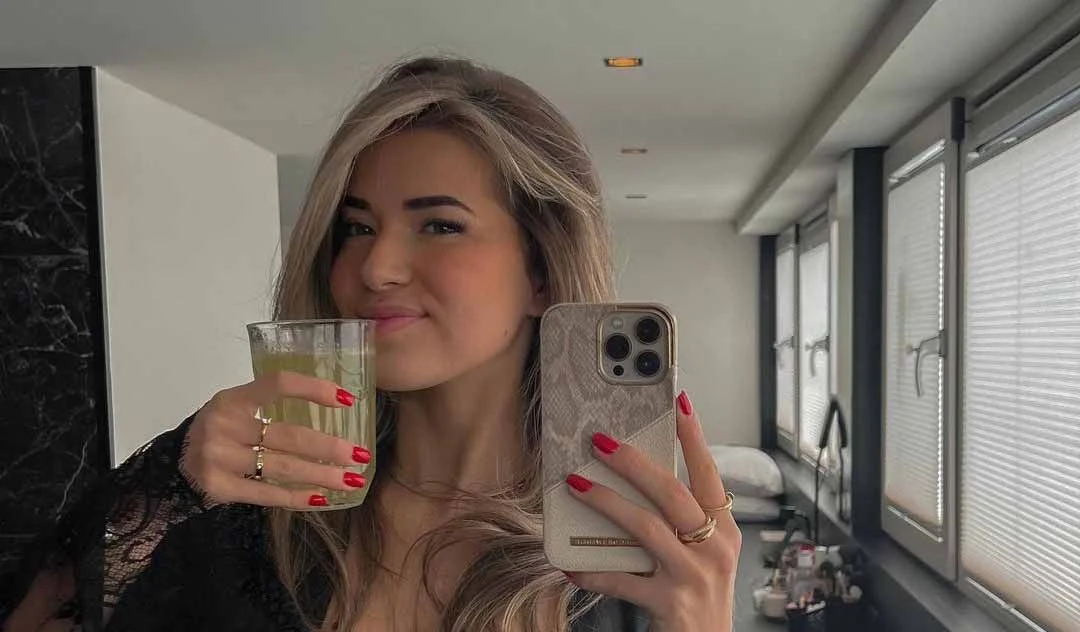 FOTO: Jade Anna laat Instagram ontploffen met spiegelselfie in een ...