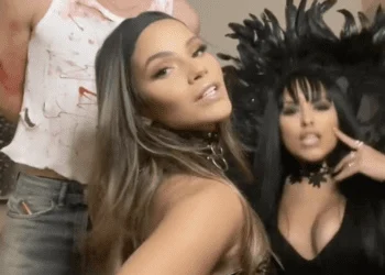 VIDEO: Monica Geuze deelt gewaagde Halloween-video op TikTok: ”Nu kan ik me zo kleden”