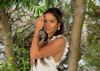 header x monica geuze