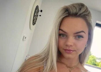 FOTO’S: Schaatsster Loena Hendrickx viert overwinning met heerlijke foto’s