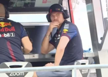 VIDEO: Max Verstappen erg ongerust na uitlenen van zijn F1-auto