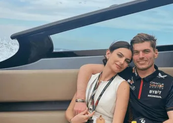 WAT: Succes kost geld: Max Verstappen moet dik betalen voor nieuwe licentie