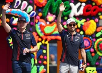 WAT: Vader Perez: “Checo rijdt nog jaren voor Red Bull en hij gaat kampioen worden”