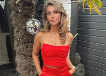 FOTO: Bo de Munk (25) plaatst bikinifoto vanuit het prachtige Curaçao