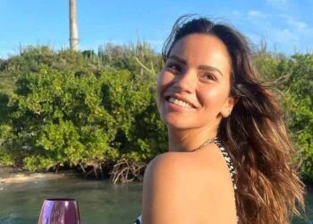 FOTO: Monica Geuze en Nina Warink delen foto na hevige nacht stappen