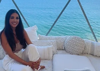 header x Yolanthe Cabau 16