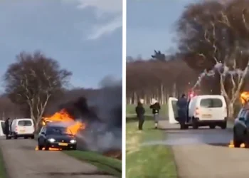 header x vuurwerk in auto