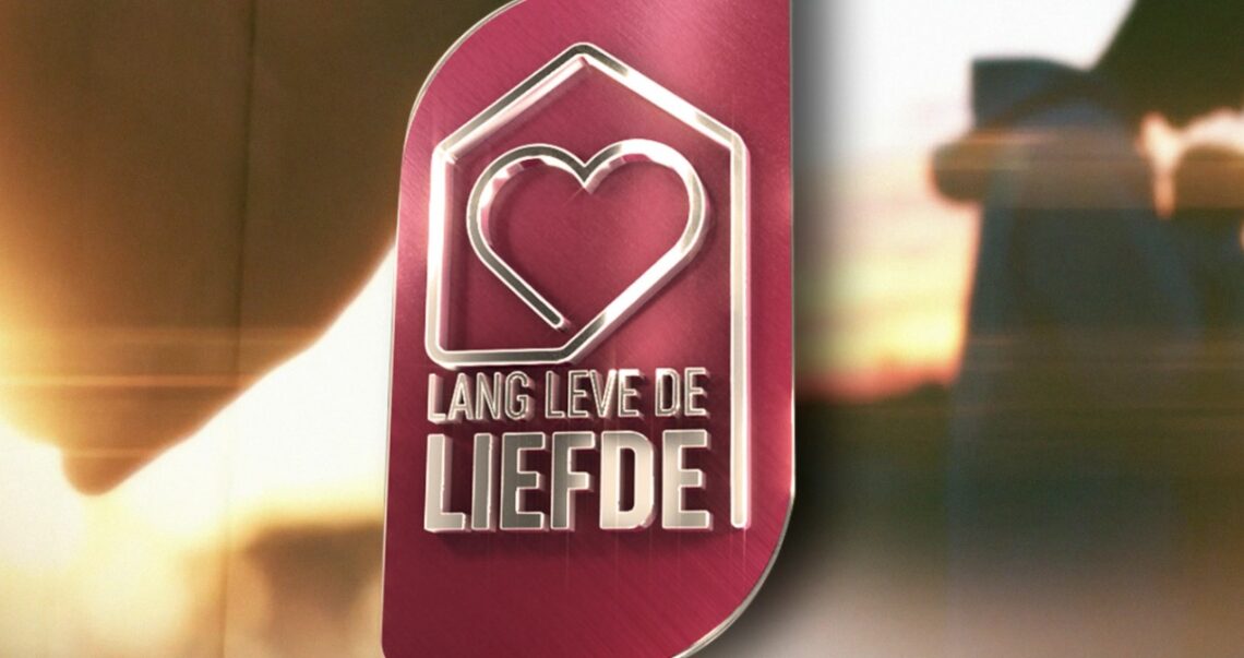 VIDEO: Rachel springt in jacuzzi in haar geboortekostuum tijdens Lang