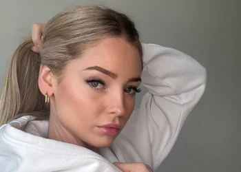 header x Dewy Langenberg