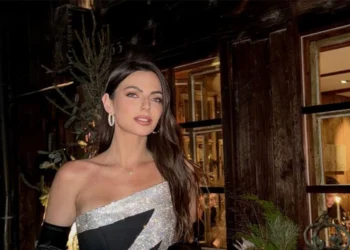 header x Kelly Piquet