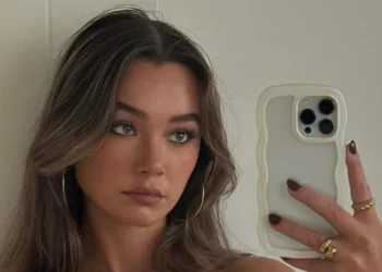 FOTO’S: Maak kennis met de knappe fitfluencer Lisa van der Valk (21)