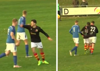 VIDEO: Oud voetballer Mark-Jan Fledderus deelt klap uit op amateurvelden