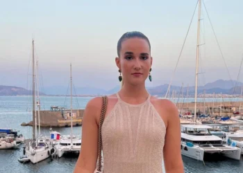 header x Melanie Latooy 2