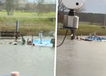 VIDEO: Kapitein vertikt het om zijn zinkende schip te verlaten