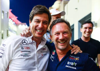 VIDEO: Christian Horner reageert in exclusief interview op beschuldigingen: “Nog geen besluit over toekomst”