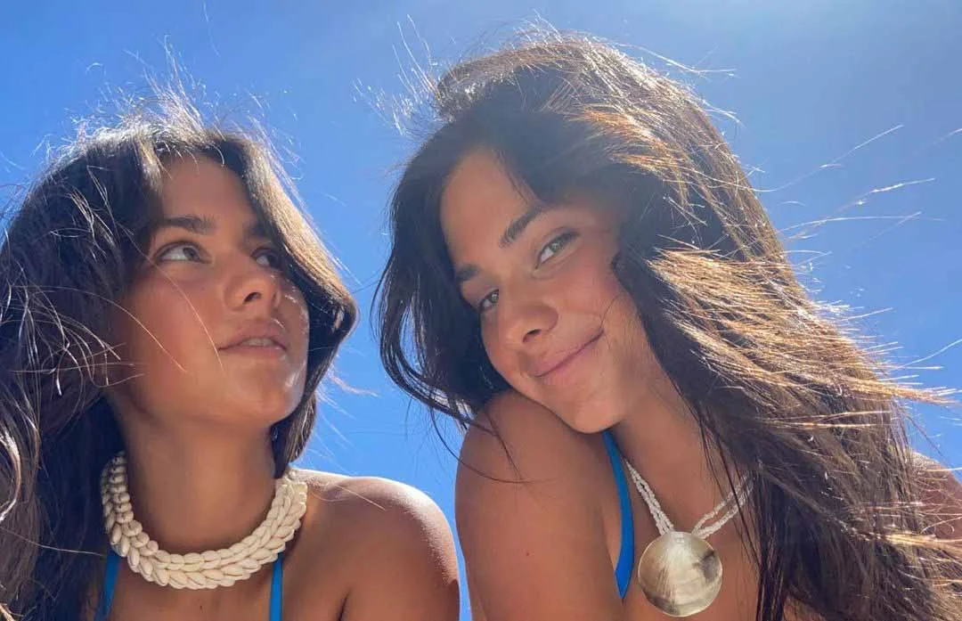 FOTO'S: De Moormann-zusjes zetten Instagram op de kop met gezamenlijke  foto's