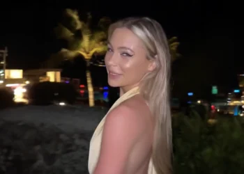 OEPS: Jutta Leerdam laat meer zien dan de bedoeling is in te luchtige jurk