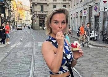 VIDEO: Actrice Stijn Fransen verleidt haar volgers met video van sensuele benenverzorging