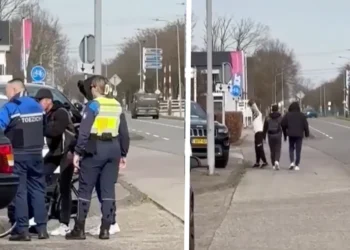 VIDEO: Handhaving kan groepje mannen niet in bedwang houden