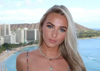 header x lynn hermanussen 7