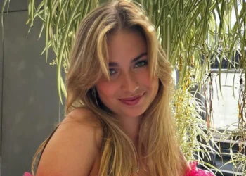 header x roxy dekker