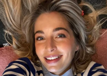 header x shelly sterk 3