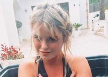 FOTO’S: Sylvana IJsselmuiden gaat bootje varen in bikini en deelt de foto’s