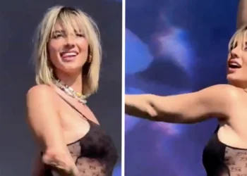 THROWBACK: Maan de Steenwinkel danst in een doorschijnend topje op het podium (VIDEO)