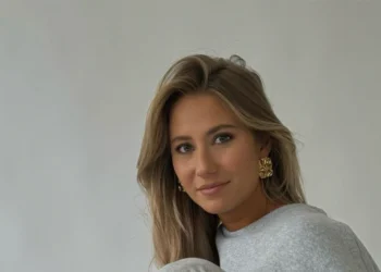 FOTO’S: De Belgische vlam Celine Van Ouytsel deelt een aantal pikante kiekjes