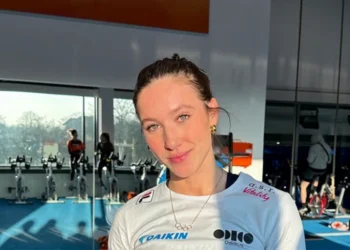 FOTO’S: Suzanne Schulting deelt een spontane selfie vanaf de bank