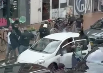 VIDEO: Alex Soze klemgereden en aangehouden door arrestatieteam