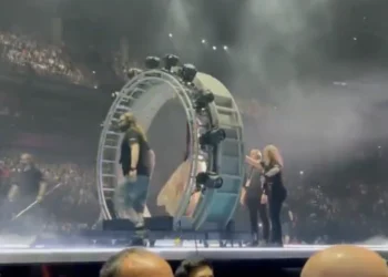 VIDEO: Optreden Israël verstoord door fans die ‘Europapa’ zingen